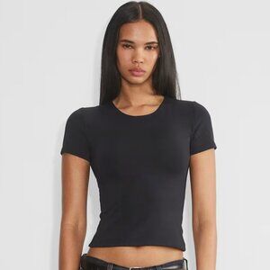 Aritzia Original Contour Crew T-Shirt, Black, Size S